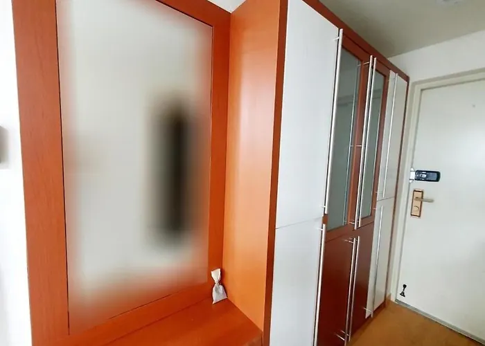 House With A Great View And Elevator Access Right In Front Of Hongik Univ Station *